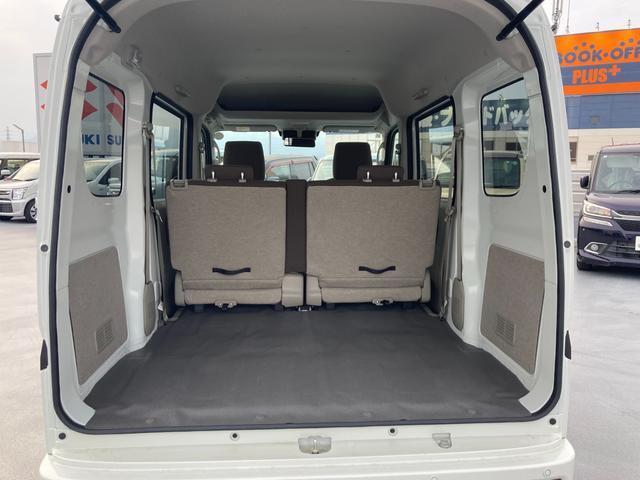 法定点検整備をしまして納車をさせて頂きます。オイル交換も、もちろんさせて頂きます。