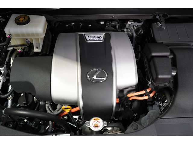 ■出力262ps（カタログ値）■トルク34.2kg（カタログ値）■V型6気筒+モーター■排気量3456cc■エンジンルームも綺麗に磨かれており、エンジン下のオイル漏れも御座いません。■