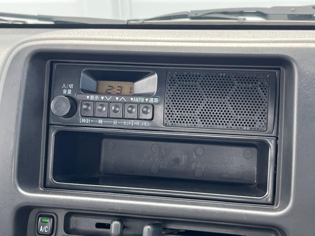 お好きな音楽を車内でお楽しみいただけます♪スピーカー交換・ウーハー追加などの音質向上や、最新ナビ・後席モニター等の取り付けも是非ご相談ください！