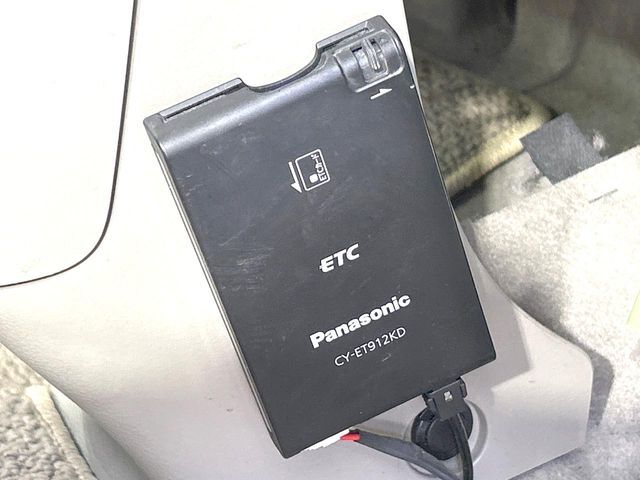 【ETC】高速道路の料金所をストレスなく通過！話題のスポットやサービスエリアに多い「スマートIC」利用時は必須のアイテムです。当店でセットアップを実施、ご納車当日からすぐにご利用いただけます！