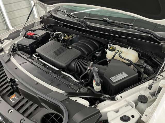 出力420馬力を発揮するV8 ECOTEC3 6.2Lエンジンを搭載。世界中のメーカーがダウンサイジングに走る中、エンジンの希少価値は年々上がっております。今のうちに体感してみては如何でしょうか！