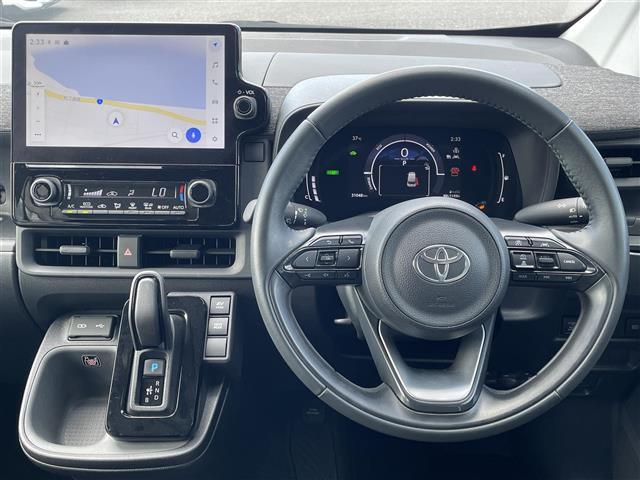 こちらはハンドルの写真です。中古車なので、若干の使用感はありますが、破損、不具合等はありません。ユーザー様から買取した車両を、一台一台チェックして問題のない車両を珪砂しております。ご安心ください。