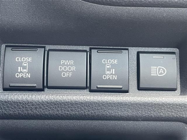 こちら運転席周りの操作部分の写真になります。各部しっかり動作の確認をしておりますので、ご安心だくさい。また、第三者機関の鑑 定書もありますので、そちらも併せて、ご確認いただければ幸いです！