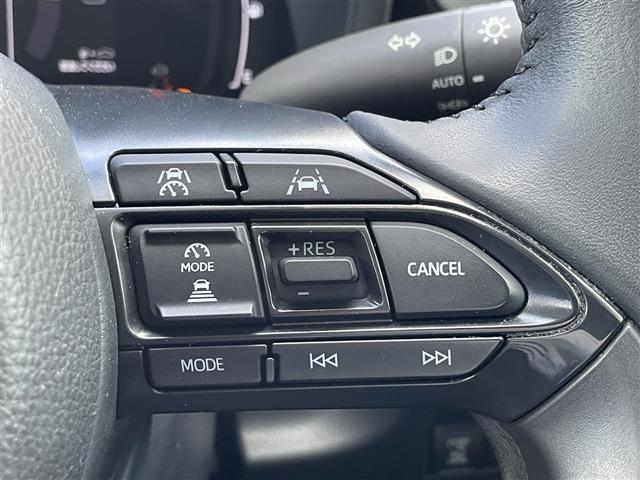 こちら運転席周りの操作部分の写真になります。各部しっかり動作の確認をしておりますので、ご安心だくさい。また、第三者機関の鑑 定書もありますので、そちらも併せて、ご確認いただければ幸いです！