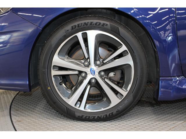 純正17インチアルミホイール＋215/50R17タイヤ