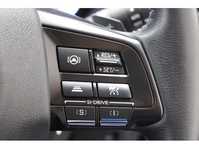 全車速域追従クルーズコントロールとエンジンの出力特性を切り替える「SIドライブ」のスイッチがステアリング右側にあります。ステアリングから手を放すことなく操作可能。