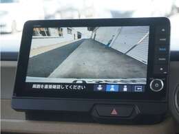 ◆バックカメラ◆リバースにするだけで映ります、後方の安全確認や、狭い駐車場での車庫入れ、雨の日や夜間など視界の悪い時に便利です！安全にバックする為には欠かせない装備です。