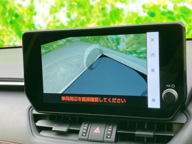 WECARSの展示場では実際に見て、触ってお車をお選びいただけます！知識の豊富な営業スタッフが様々なカーライフをご提案いたします！