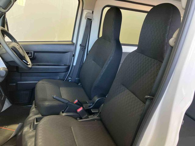 フロントシートです。ゆったり運転ができます。長距離ドライブもラクラク♪♪