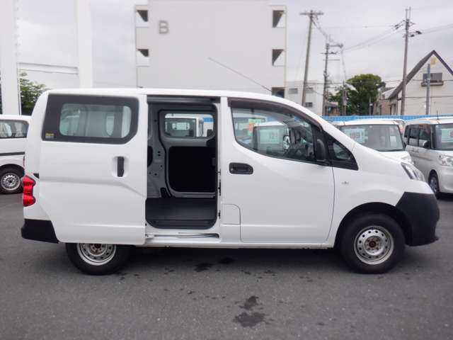全国、沖縄から北海道までご納車可能です！！ご遠方のお客様もお気軽にお問合せください。ホームページ　http：//www.jobcars.jp　　TEL　06-6900-3100