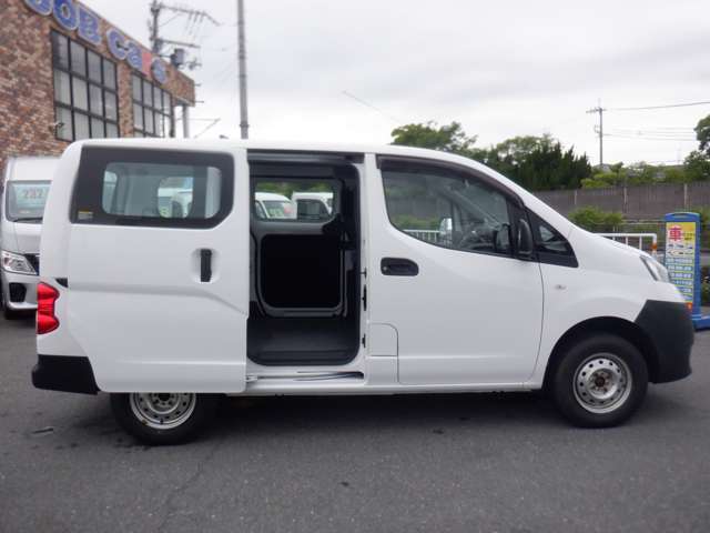 全車、内外装クリーニングをしております！！安心快適なドライブを楽しんで頂けるよう納車前点検、定期点検を実施しお客様へご納車致します。ホームページ　http：//www.jobcars.jp