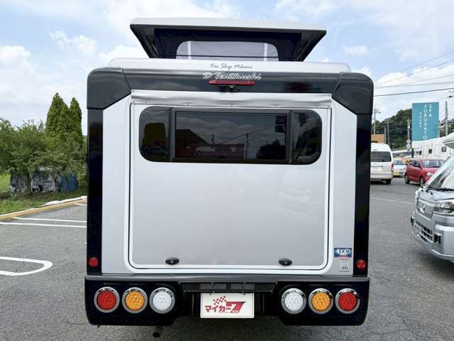 12Vクーラー　レノジー400AHリチウムサブバッテリー　冷蔵庫　FFヒーター　2000Wインバーター　デジタルインナーミラー　4WD  キーレス　衝突軽減ブレーキ　ホワイトレタータイヤ　LEDヘッドライト　ソーラーパネル