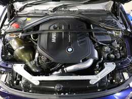 B58B30AをベースにDME書き換えを行い、メーターベースで約370から380馬力を出力します。3000回転からのパワーがノーマルとは大きく異なります。