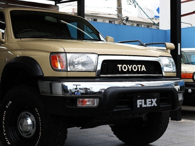 フロントメッキバンパーとTOYOTA文字グリル！