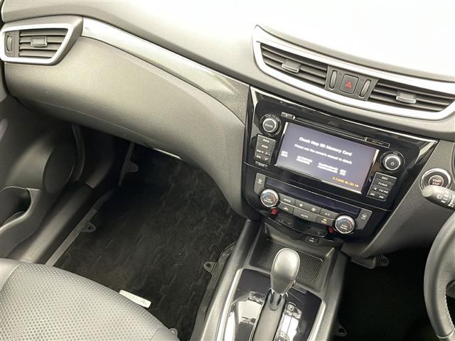 【フロアマット】車内を綺麗に保つのには必須のアイテムです。当店ではフカフカな新品マットも絶賛取り扱い中！ぜひご相談くださいませ。