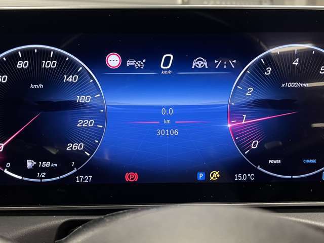 「シャーシは、エンジンよりも早く。」このことは、メルセデスが単なるエンジンのパワーだけを追い求めていない証拠です。シャーシの性能がお車の根幹なのです。