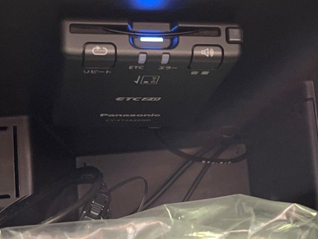 【ドライブレコーダー】安心・安全なカーライフに必須のドライブレコーダーを装備！走行中はもちろん、あおり運転や事故に遭遇した際の状況も映像で記録し、万一のリスクに備えます。