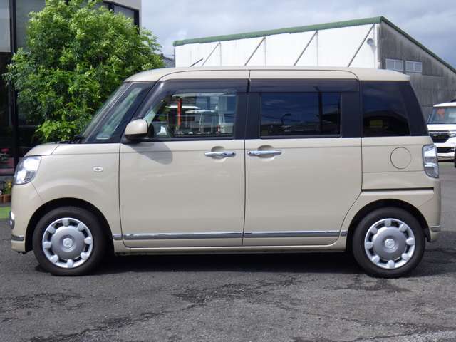 「お客様が自由にお気軽に展示車をご覧頂けるように」が当店の想いです。ご質問等ございましたら、お気軽にスタッフへ一言お掛けくださいませ！