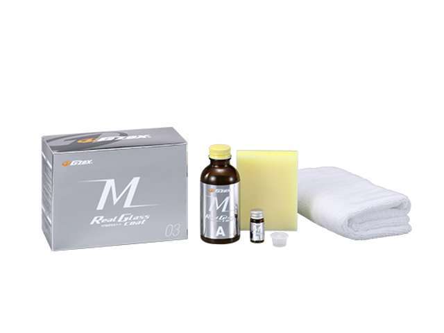 新開発の液剤により、『リアルガラスコート』の特長である撥水性と耐久性はそのままに、乾燥時間の大幅な短縮による作業効率の飛躍的なアップと、仕上がりの艶感を高めた上位製品です。