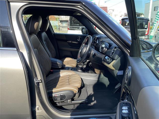 気になる車はすぐにお問い合わせください！画面右側の0066から始まる無料ダイヤルからお問い合わせ下さい！専門スタッフがお車のご質問にお答えいたします！