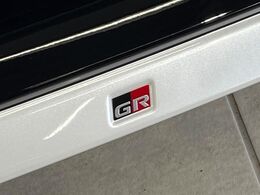 【GRエアロ】人気のGRエアロを装備！クルマの外観がよりスタイリッシュになり、街中で存在感あふれる1台に♪将来買い替える時にもリセールに影響しやすく、価値ある人気の装備です！