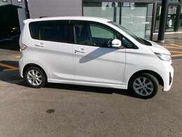 弊社の車は三菱認定中古車で1年間の保証付です。全国の三菱ディーラーで保証修理が受けられます。詳しくは弊社スタッフにお問合せ下さい。