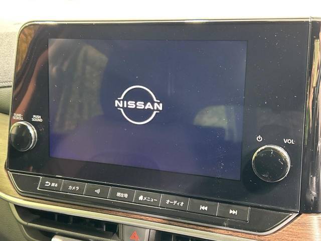 【純正9型ナビ】人気の純正ナビを装備。オーディオ機能も充実しており、Bluetooth接続すればお持ちのスマホやMP3プレイヤーの音楽を再生可能！毎日の運転がさらに楽しくなります！！