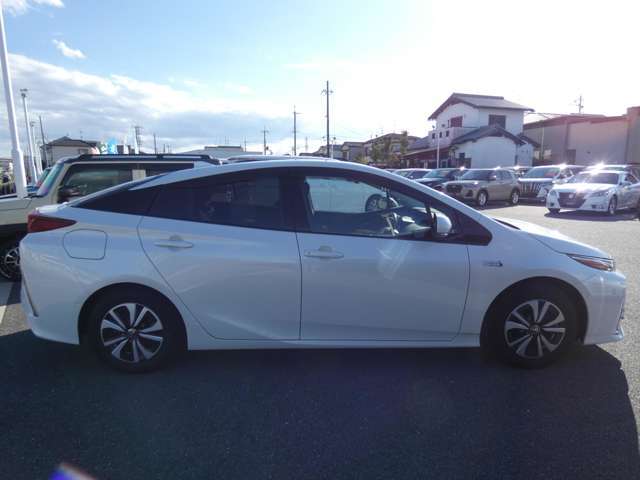 中古車は早い者勝ちです！お車を見にご来店頂きましたらきっと気に入って頂ける自信がございます！全スタッフお客様のご来店を心よりお待ちしております！