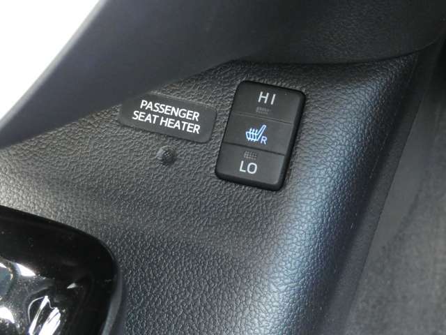 全車、内外装クリーニングをしております！安心快適なドライブを楽しんで頂けるよう納車前点検、定期点検を実施しお客様へご納車致します！