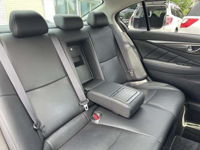 ご来店前にもっと車輌の状態が知りたいと言うお客様の為に車輌の詳細画像、動画をメールまたはLINE＠で送らせていただくサービスを行なっておりますので、お気軽にお問い合わせください！