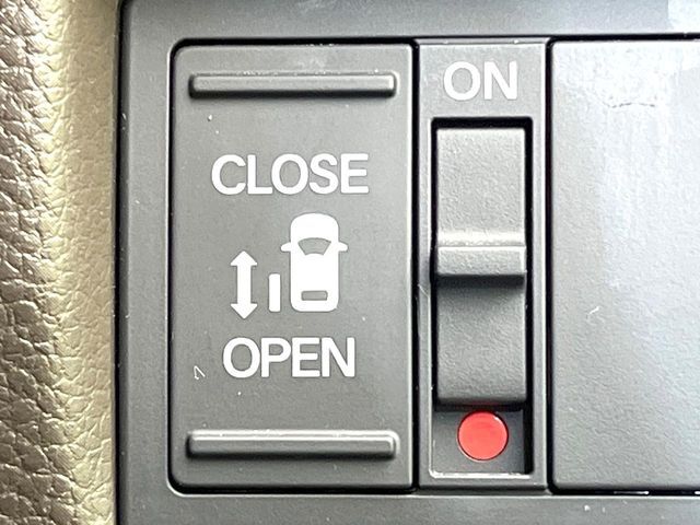 【パワースライドドア】スマートキーや運転席のスイッチでスライドドアの開閉が可能♪電動だから力を入れてドアを開ける必要が無く、小さいお子様でも、重い荷物を持っている時もラクに開け閉めできます♪