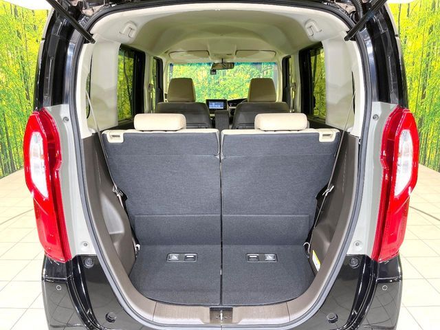 普段のお買い物や通勤、送迎等に十分な荷室スペースを確保しております。セカンドシートを倒すと、大きな荷物の積載も可能です♪