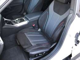 ホールド性の高いフロントシートは長時間のドライブにもストレス無く快適なひとときを楽しめます。