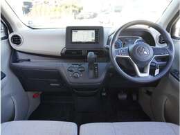 インパネ廻りの画像となります。車両評価証にてダッシュボードのり跡など、前ユーザー様がナビまたレーダーなど取り付けされていた車両もございます。評価証にてご確認頂くか現車確認をお勧めさせて頂きます。