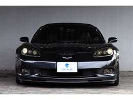 迫力のワイドボディデザイン。専用カラーのカーボンフラッシュメタリックボディカラーに75mmのワイドボディがとても迫力ある1台となります。