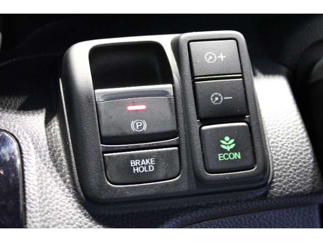 電子パーキング搭載です！！スイッチ式なので簡単に操作可能です♪