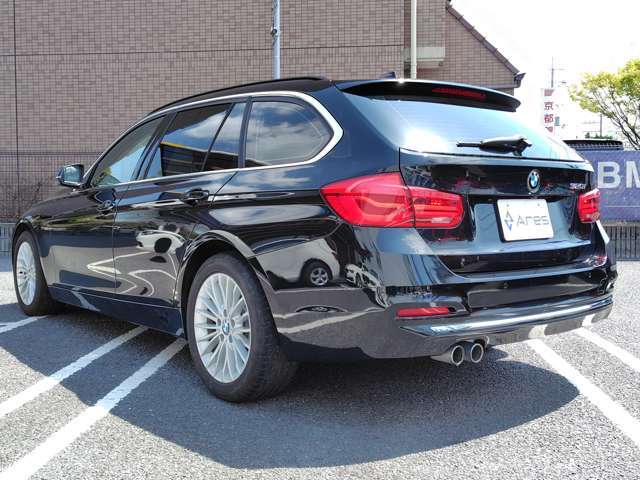 厳選されたBMW中古車が60台ほど展示されております。営業時間は10：00から18：00で年中無休（GW・お盆・年末年始を除く）で営業しております。