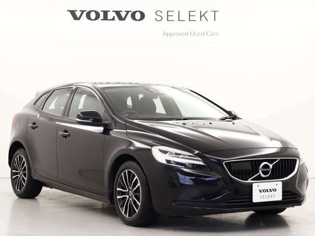 「VOLVO SELEKT CAR]は車歴や走行距離、さらに内外装・機関において、厳格な基準をクリアしたボルボ認定中古車です。