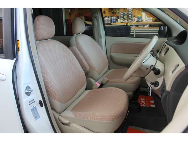 運転席シートです。