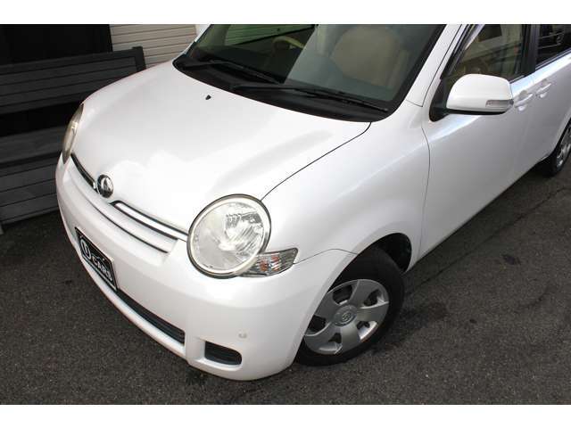 ボンネット上面も艶有り綺麗です。