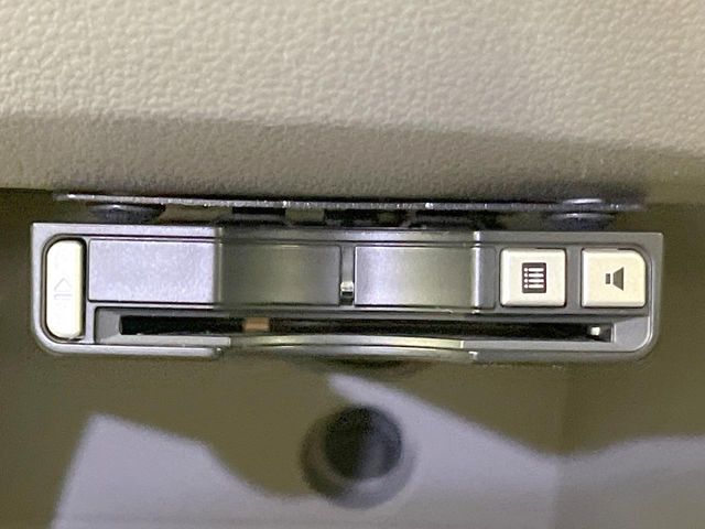 【ETC】高速道路の料金所をストレスなく通過！話題のスポットやサービスエリアに多い「スマートIC」利用時は必須のアイテムです。当店でセットアップを実施、ご納車当日からすぐにご利用いただけます！