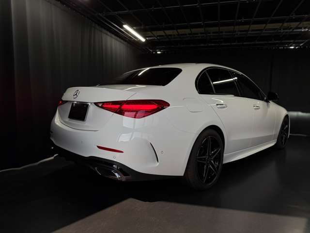 全車屋内保管で、良好なコンディションを保っております。天候に関係なくいつでも快適にお車をご覧いただけるようになっております