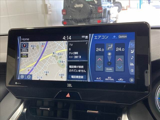 【純正ナビ】一体感のあるナビは、高級感ある車内を演出してくれます。Bluetooth再生などオーディオ機能も充実しておりますので、運転もより楽しめます♪