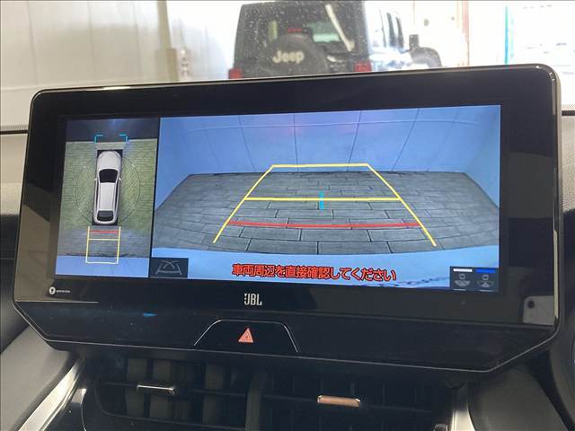 【パノラミックビューモニター】専用のカメラにより、上から見下ろしたような視点で360度クルマの周囲を確認することができます☆死角部分も確認しやすく、狭い場所での切り返しや駐車もスムーズに行えます。