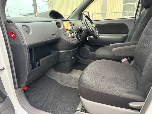 車を運転するうえで欠かせない必須装備！！ナビ、バックカメラ、ETCは全車取付での販売！