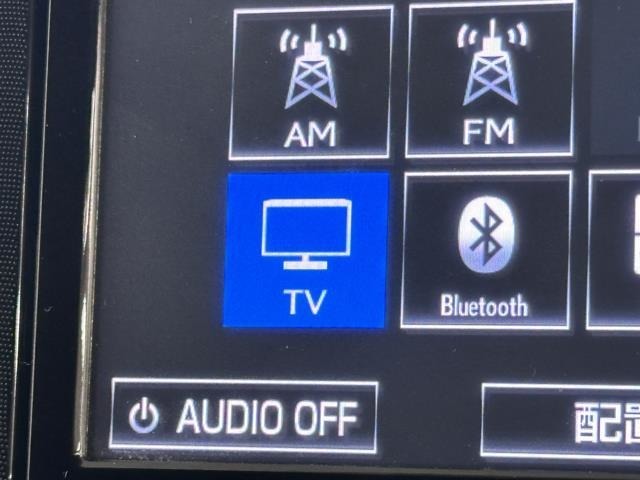 TVが見れるチューナーを装備しています。　新しい車でも付いていないことで、TVが見れない事も多々あるので要チェックです。