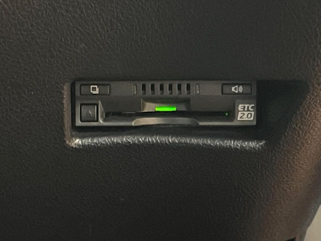 【ETC】高速道路の料金所をストレスなく通過！話題のスポットやサービスエリアに多い「スマートIC」利用時は必須のアイテムです。当店でセットアップを実施、ご納車当日からすぐにご利用いただけます！