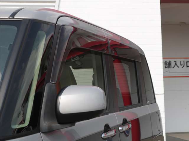 ドアバイザーも雨の日に便利なアイテムの一つです！