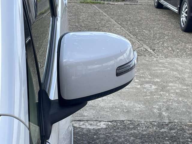 ミラーもしっかり真心を込めて磨いています！目が透き通っているとかっこよく見えますよね♪