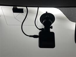 【ドリンクホルダー】長時間のドライブを快適に過ごすために、必須の車内アイテムですね。